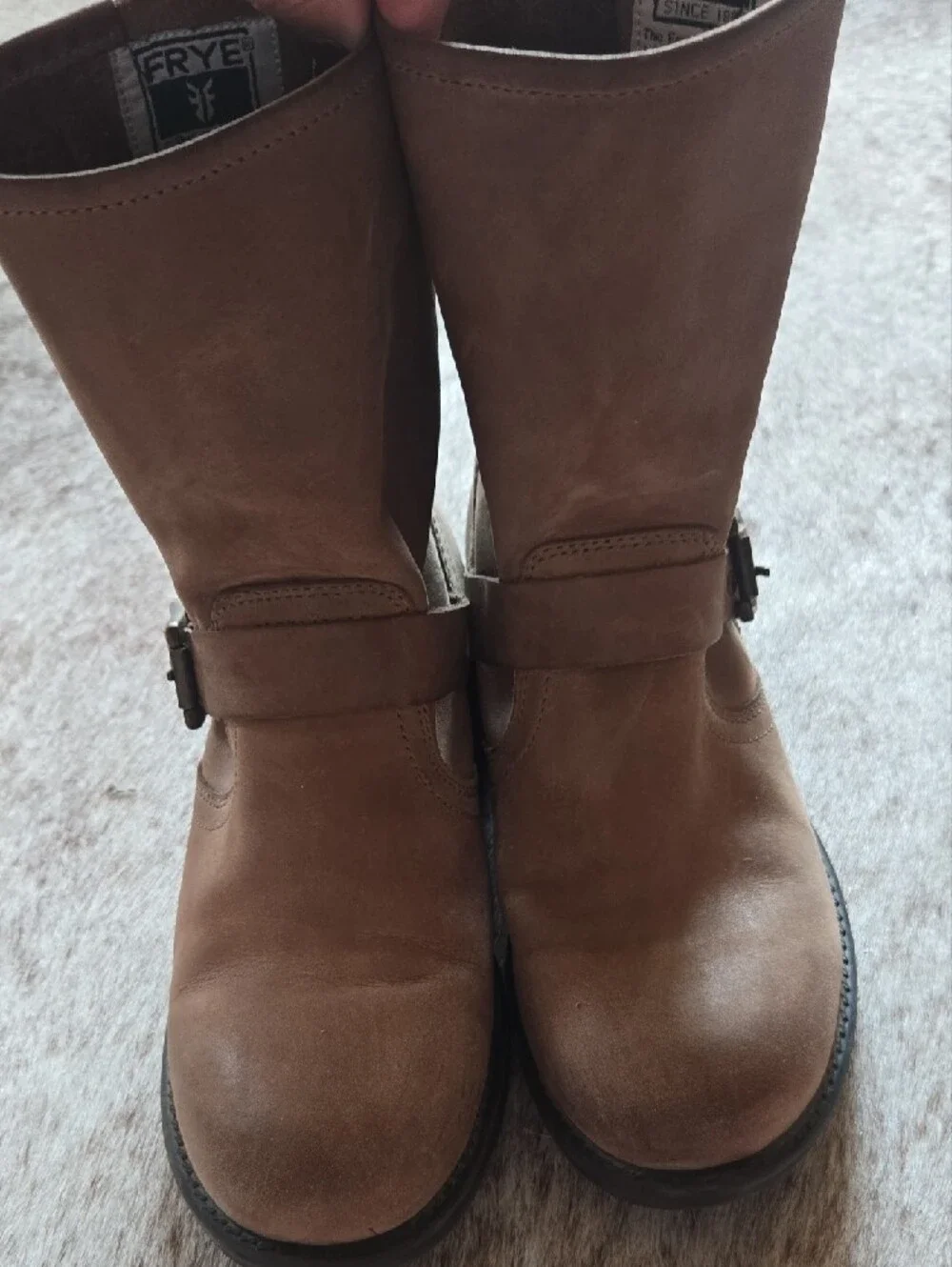 Frye classic mid